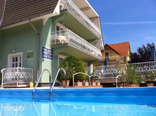 ZÖLD VENDÉGHÁZ - GREEN GUESTHOUSE - GRUNES HAUS