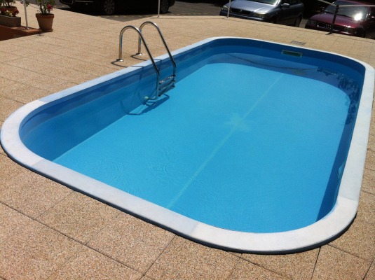 MEDENCE - POOL- SWIMMINGPOOL