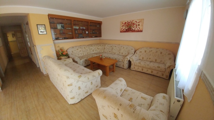 TÁRSALGÓ - WOHNZIMMER - LOBBY