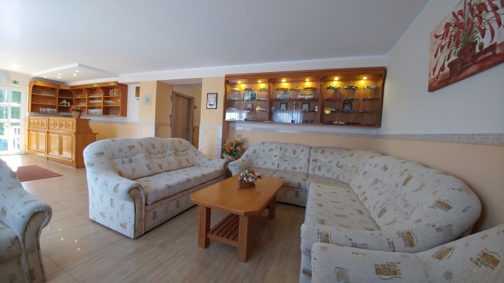 TÁRSALGÓ - WOHNZIMMER - LOBBY