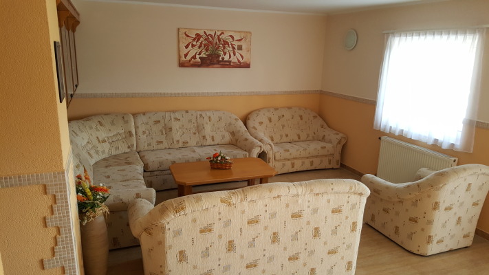 TÁRSALGÓ - WOHNZIMMER - LOBBY