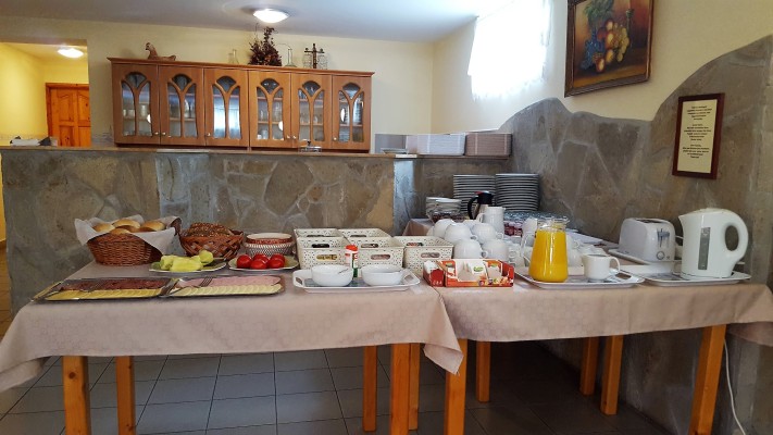 REGGELIZTETŐ - BREAKFAST ROOM - FRÜHSTÜCKSRAUM